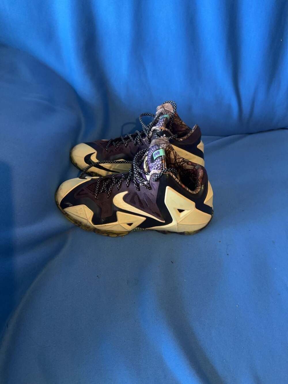 Nike LeBron 11 'Graffiti' Basketball Shoes Y 6.5